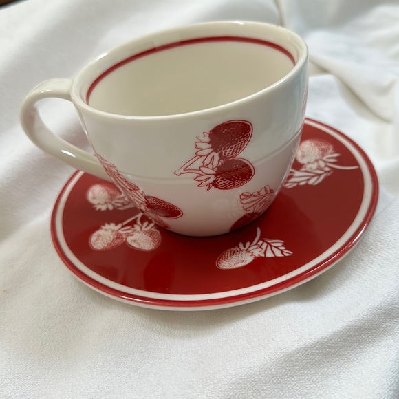 2007 Starbucks Coffee Company Mug (Fresh Strawberries) - Picture 1 of 7